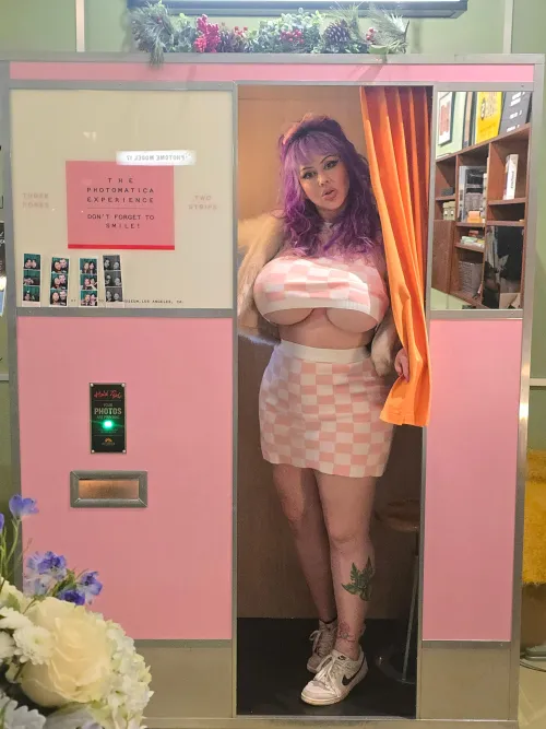 Cum take a photo woth me! 