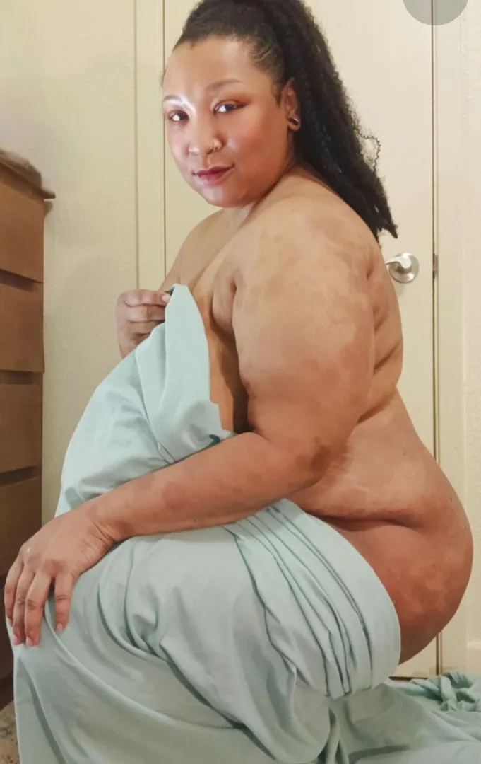 Cum take a trip to Cougar Town