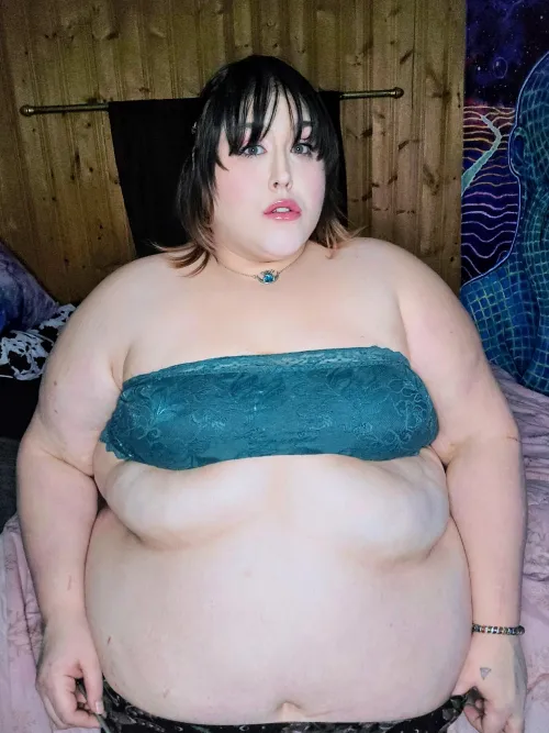 Cupid likes his girls well adored and well supplied 