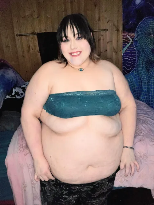 Cupid likes his girls well adored and well supplied 