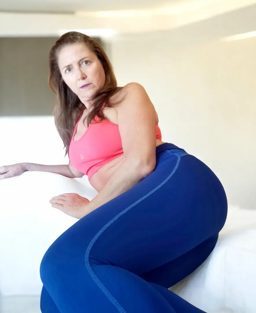 Curvy from head to toe