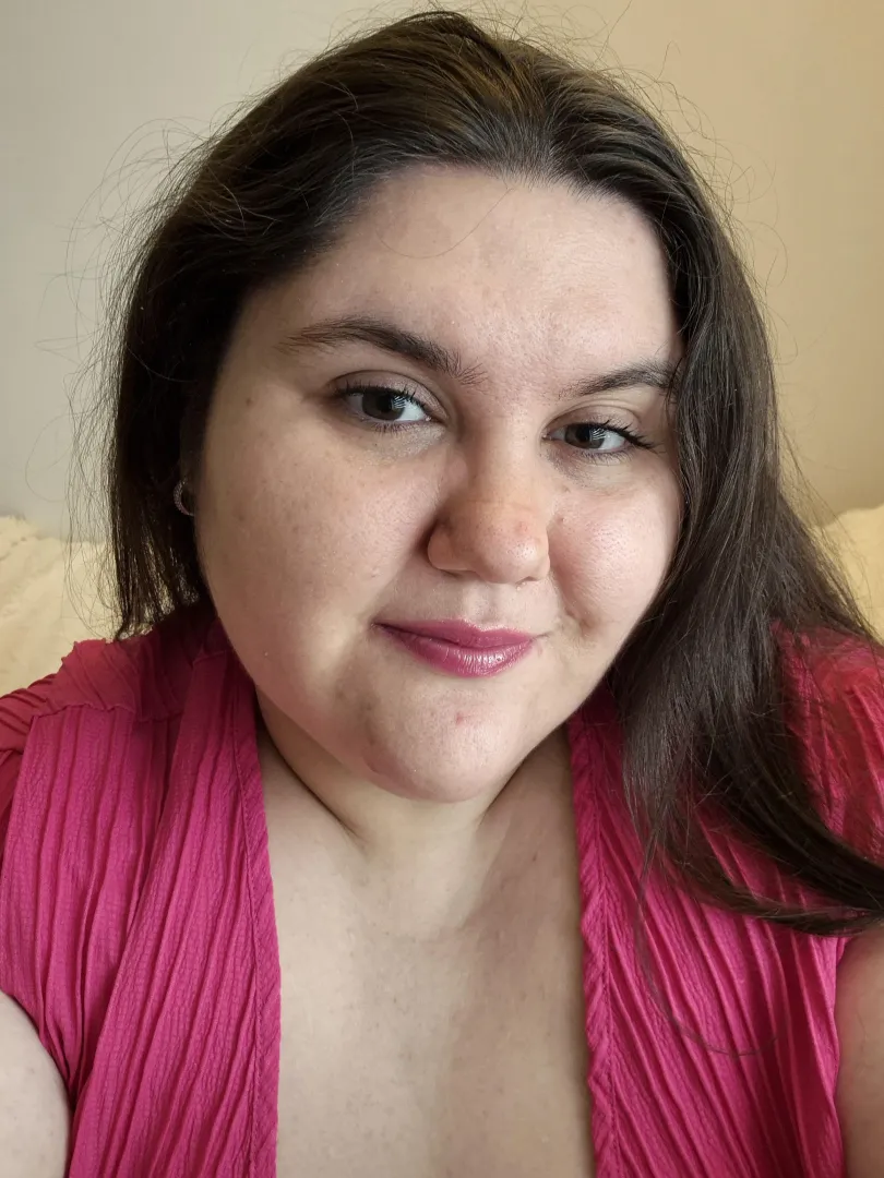 Curvy queen energy all day — who’s got the courage to ask me out?