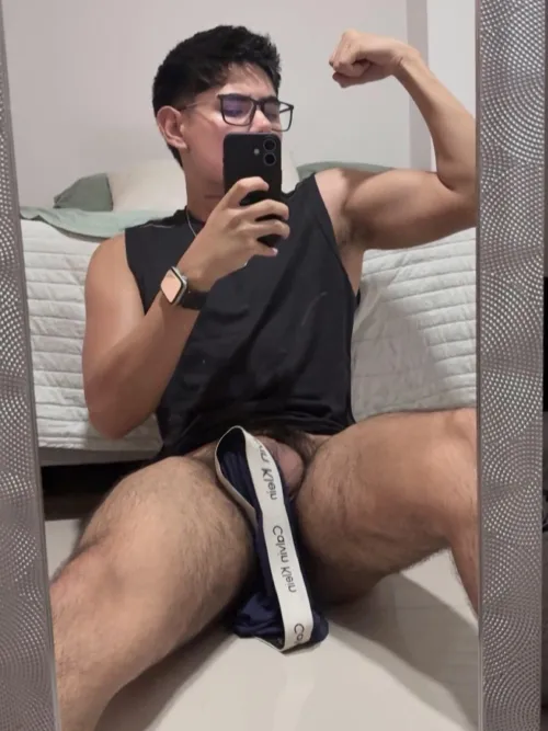 Custom content here! Dm me (no limits)