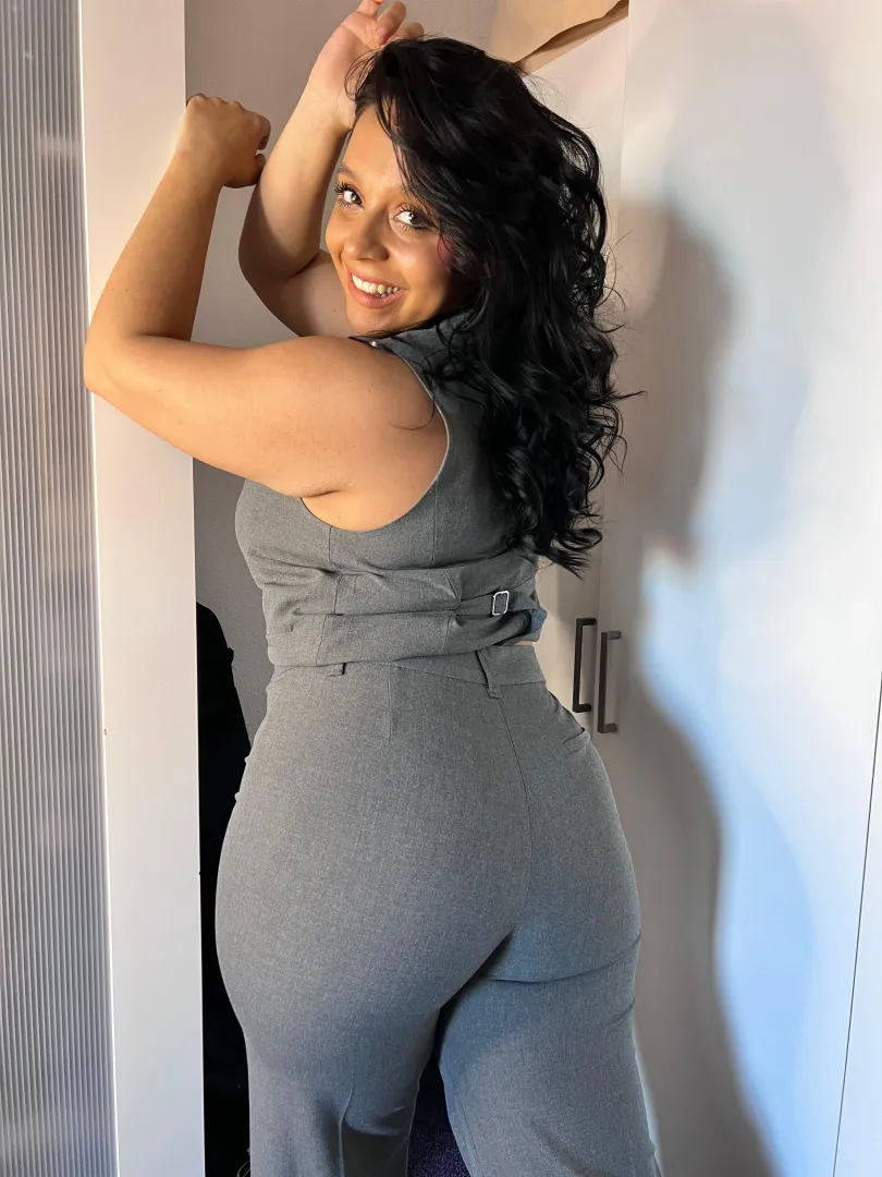 Daddy, I need someone who lick my ass now