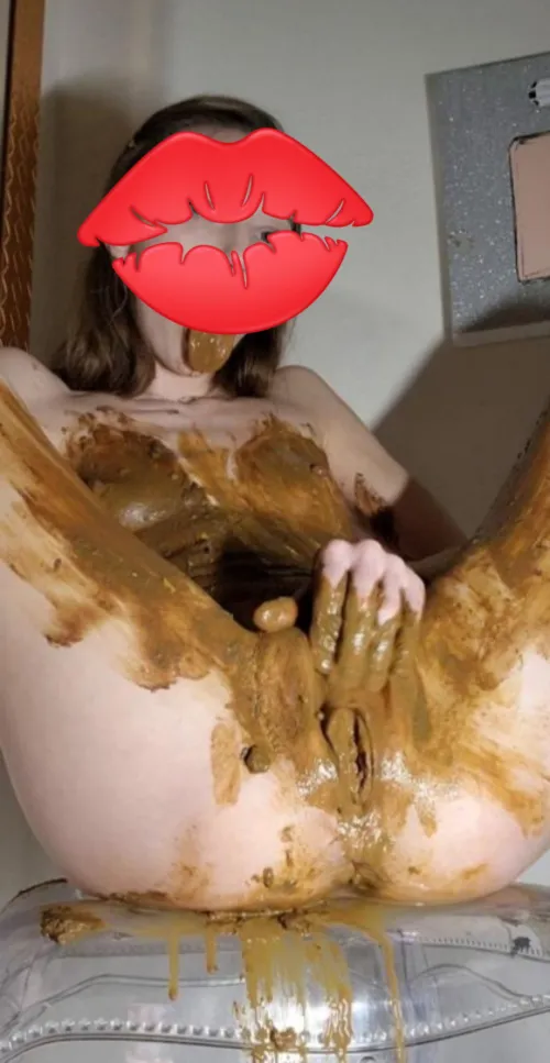 Daddy I'm your favorite scat girl. Rns