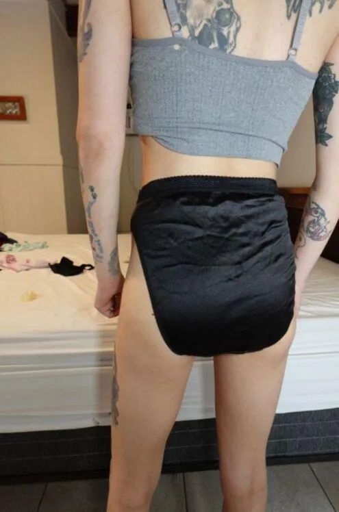 Delicate details for a delicate silhouette.