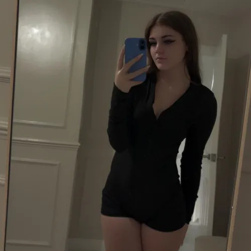 delilah :3 (@delilah_mae77) [Onlyfans]