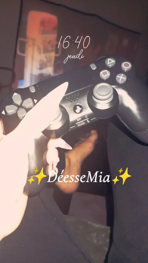 Des soumis ou fétichiste gameur ici ?