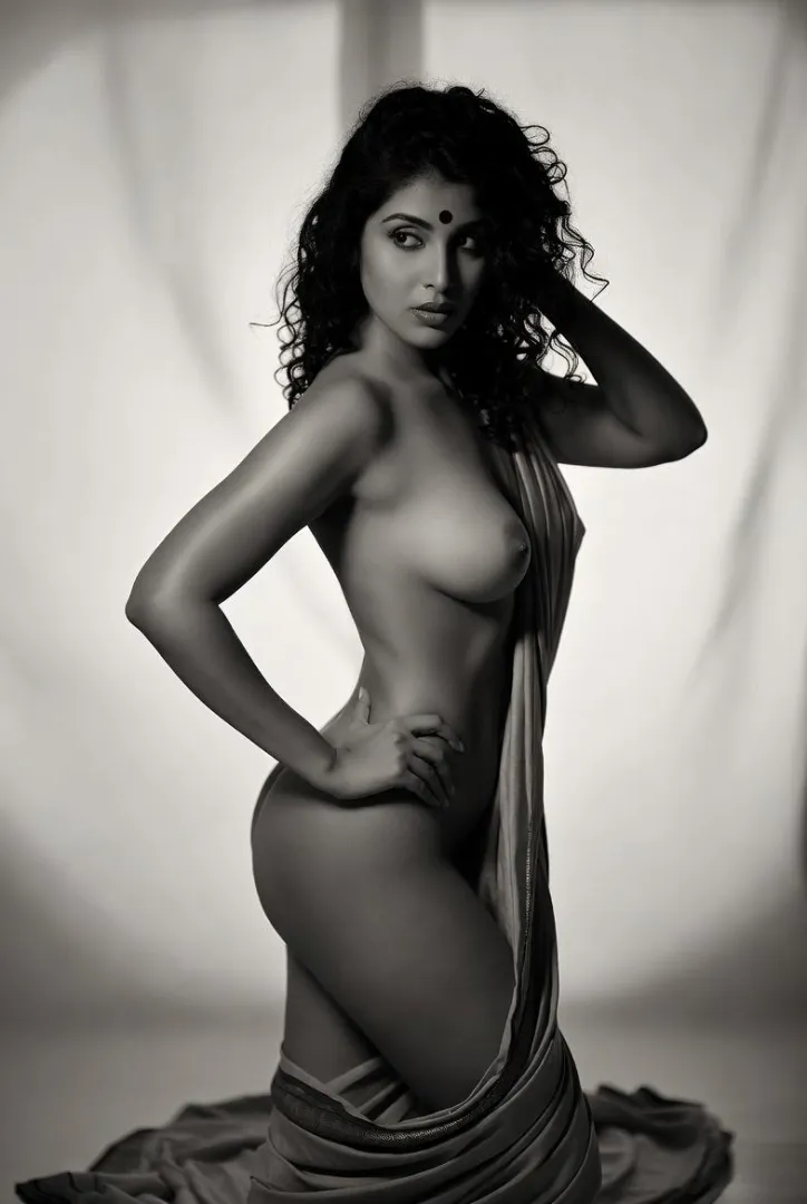 Desi Mummy's Nude Drape