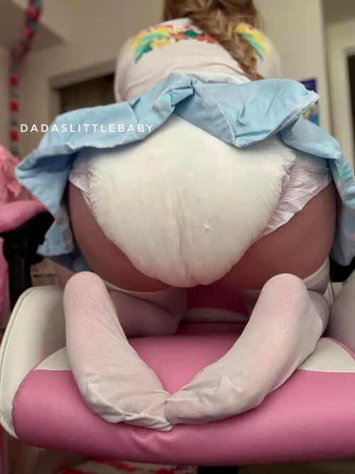 Diaper so floofy it can’t be hidden!! :3