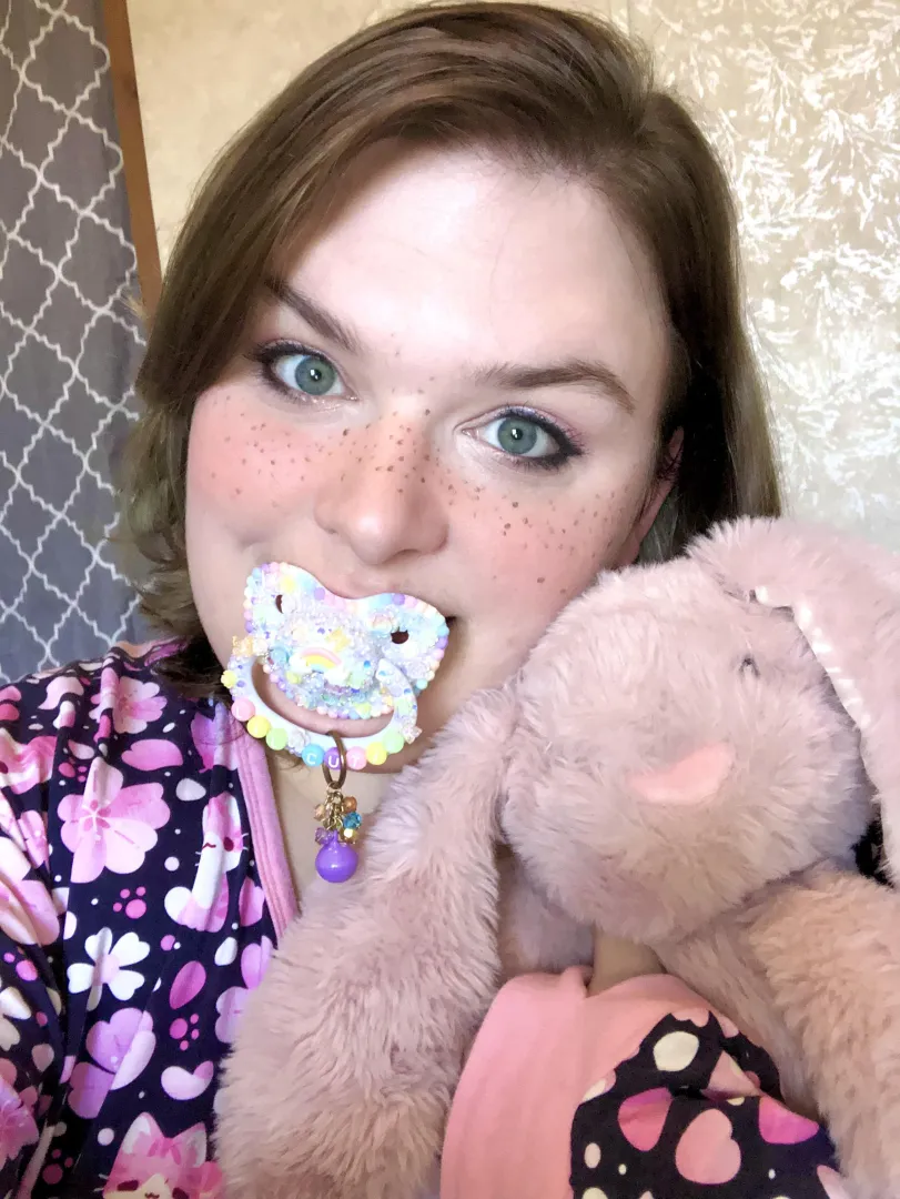 did my makeup n felt cutes ✨