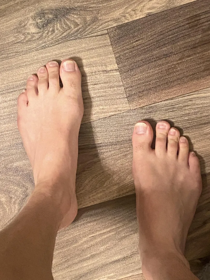 did u miss me? or just my feet?