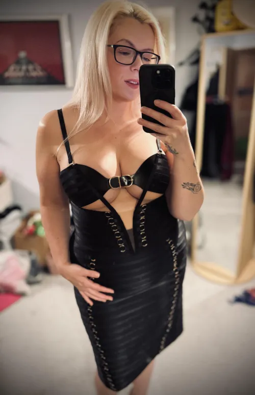 Dinner date anyone? I need help getting out of this though! [35]