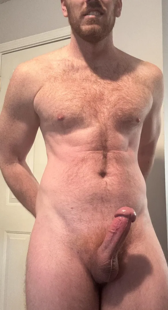 Dinner is in the oven so time for a quick nude