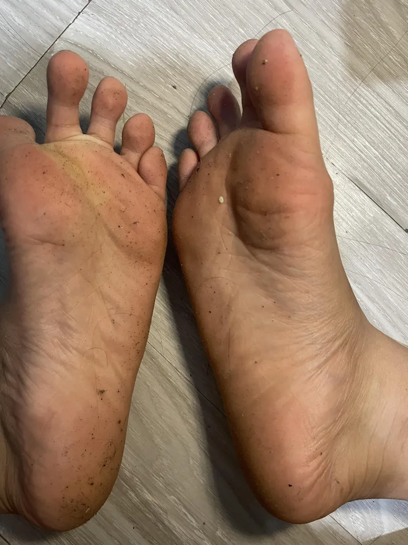 Dirty asian feet