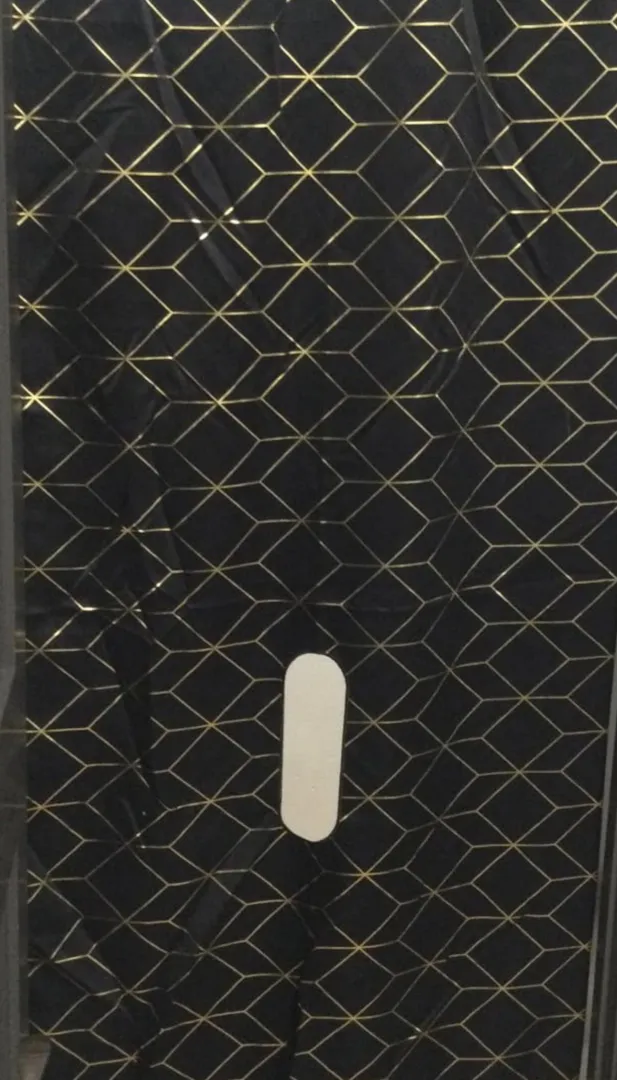 Discreet gloryhole in cove