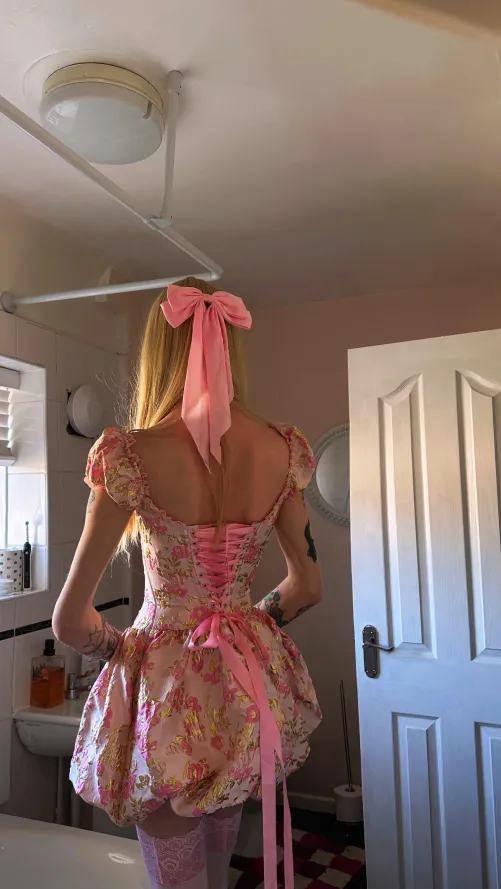 Do I look cute from behind?