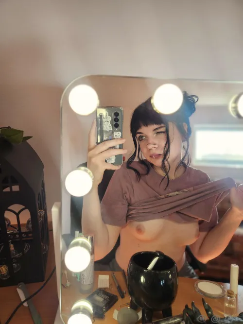 Do I look like trouble yet