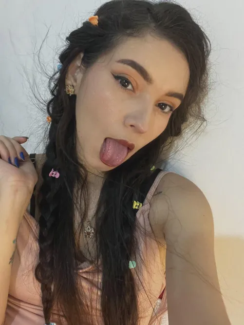 Do u like this tongue in ur cuck