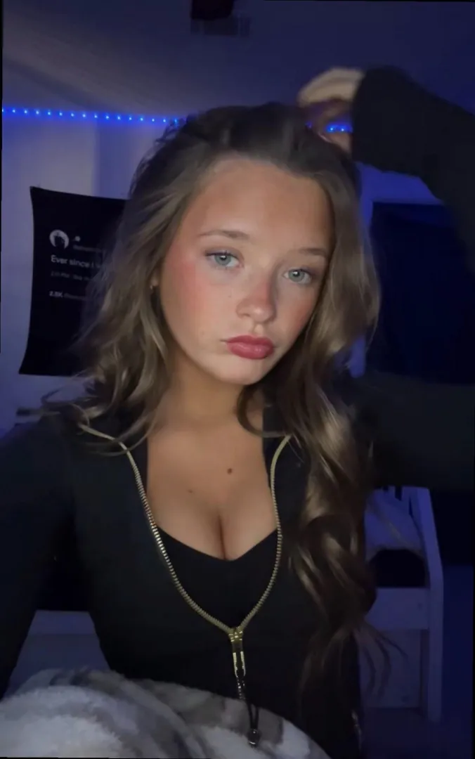 do u think my tiny frame could keep up with ur wild side😅