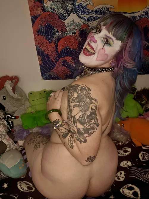 Do we like chubby clowns in here?