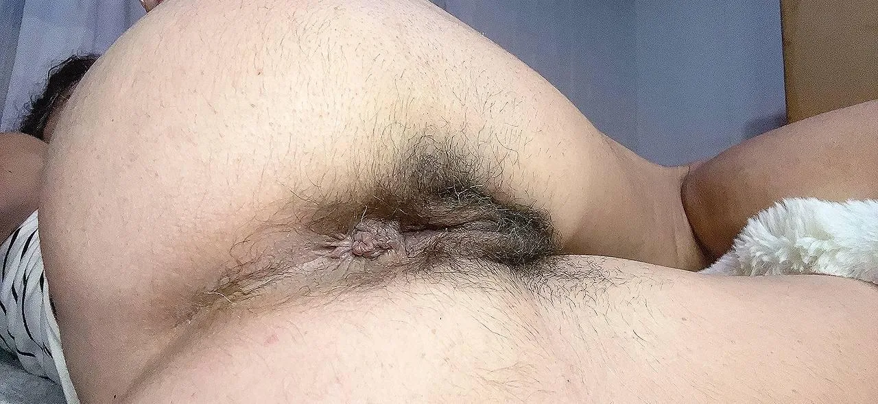 Do women have hairy butts like men?