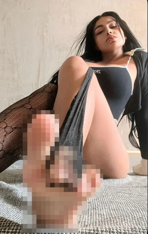 Do you deserve more than Minecraft Feet? I doubt it weirdo