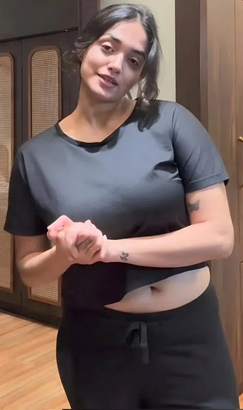 Do you guys like when your cousin/sister's navel visible accidentally?