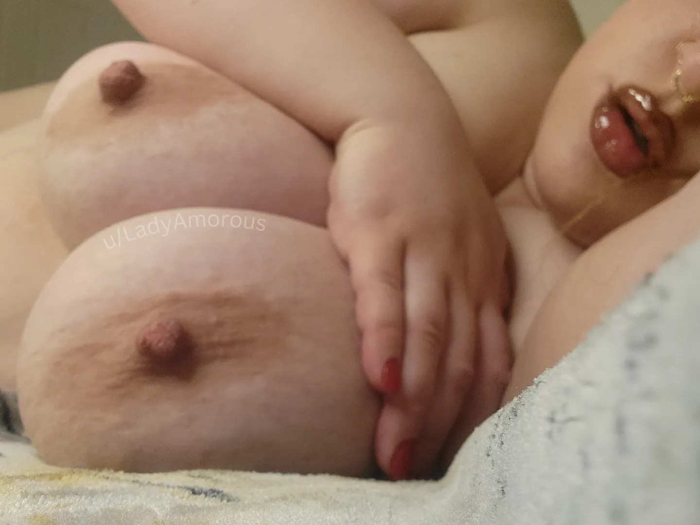 Do you like big Mommy nipples? 