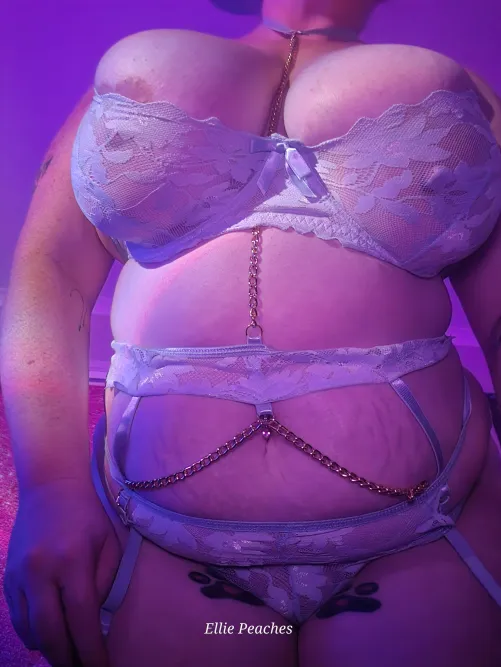 Do you like how the belt frame my belly marks?