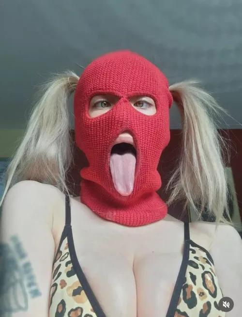 Do you like my long tongue? More on my fanvue! Link in bio