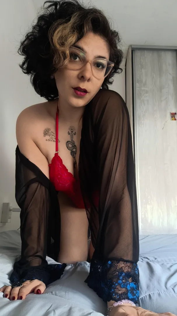 Do you like my messy curls?