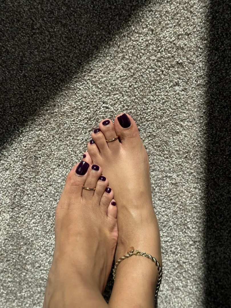 Do you like my toes?