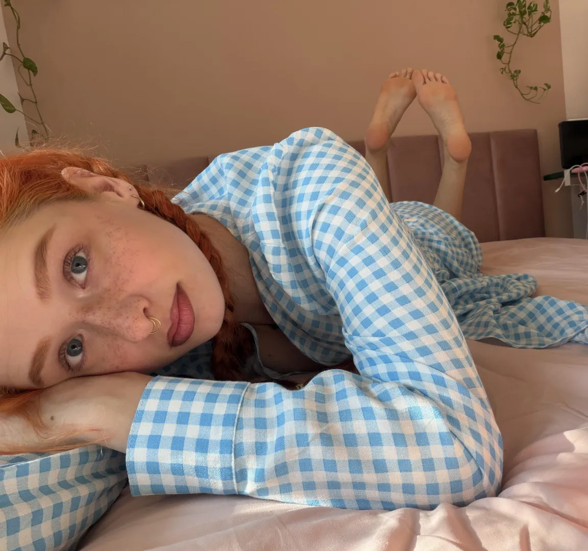 Do you like redheads feet as well?