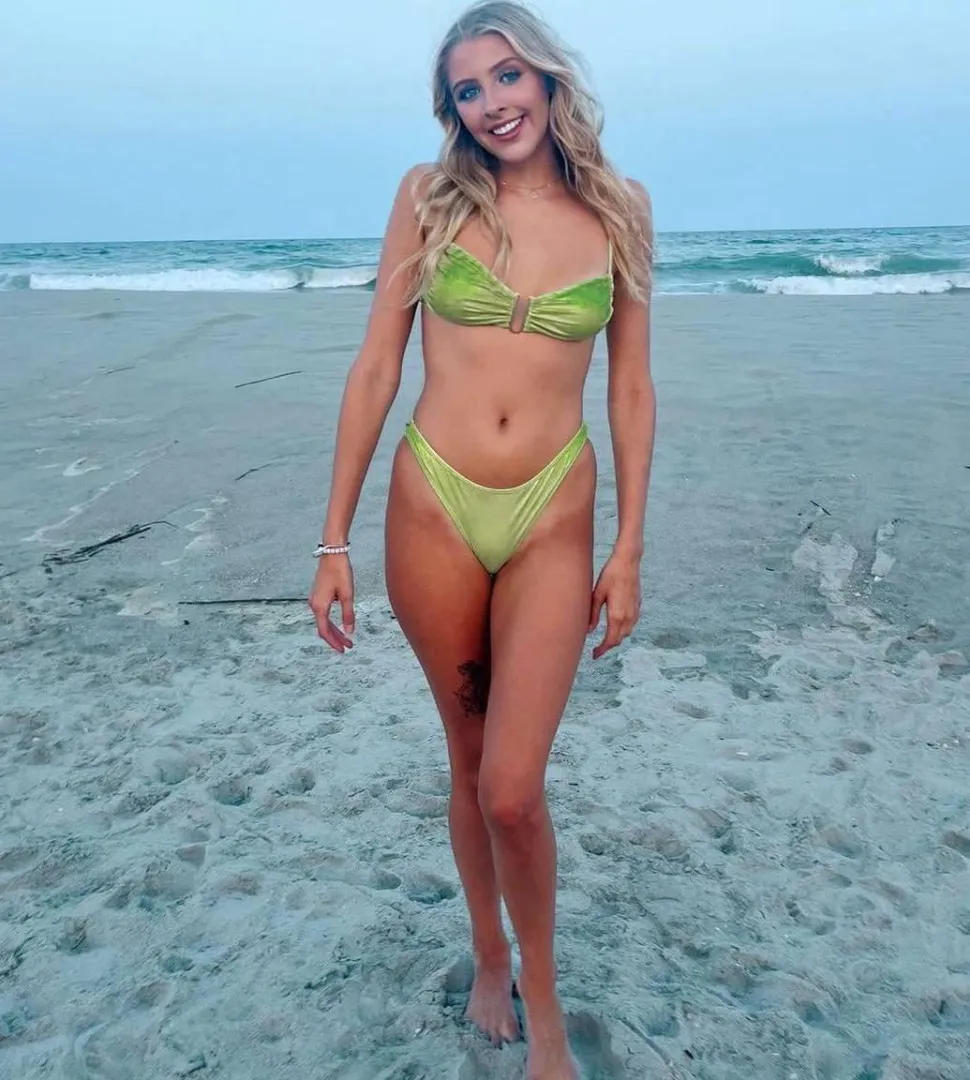 Do you like the view of my cameltoe