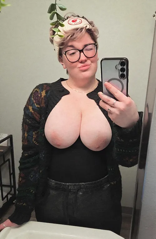 Do you like thick girls, daddy?