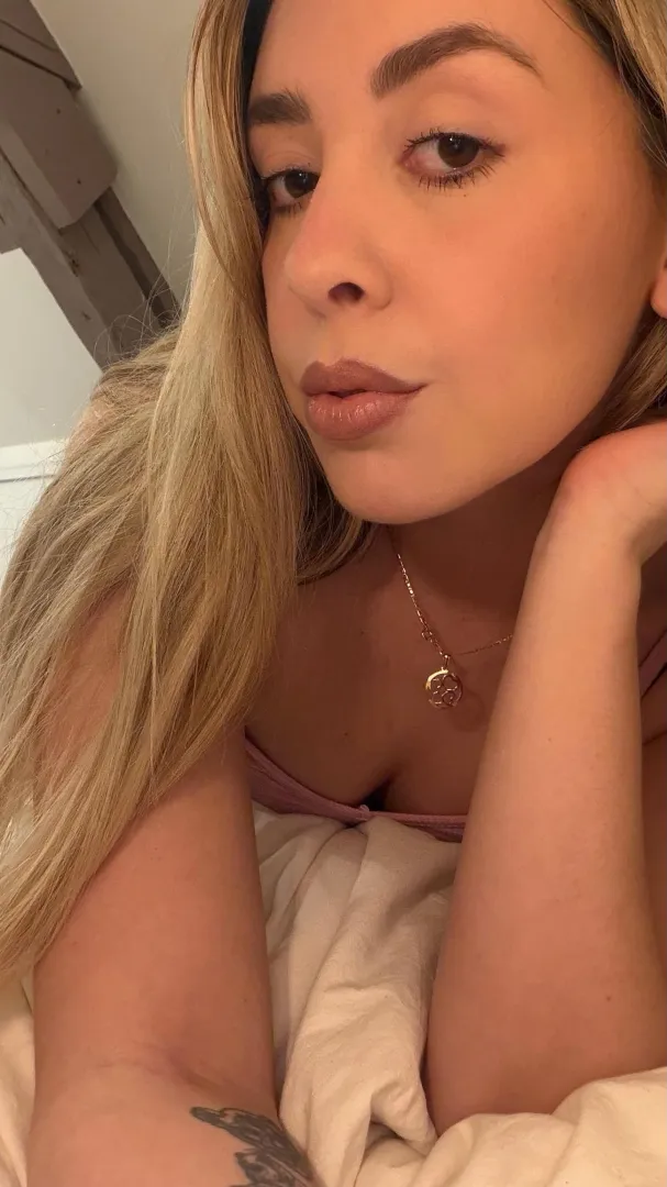 Do you think I have pretty lips?