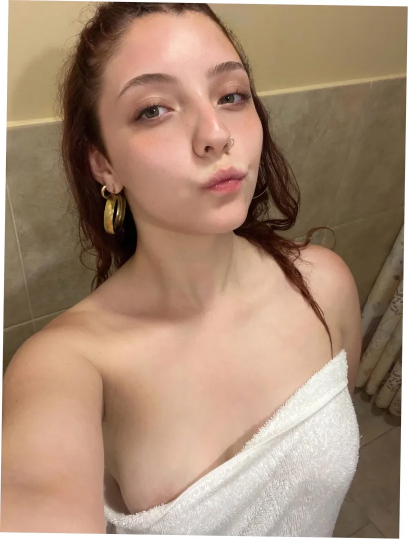 Do you think my face looks older than 18 [18F]