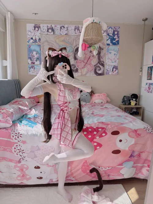 Do you wanna pet this puppy or breed me full right now? ⸜(｡˃ ᵕ ˂ )⸝♡