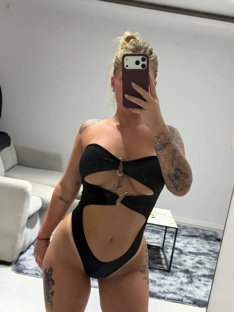 Do you want to see how wet a hotwife can really get?