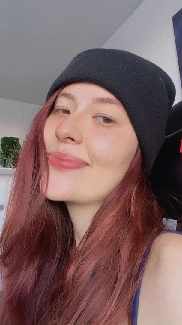 Does it look like I'm your next girlfriend?