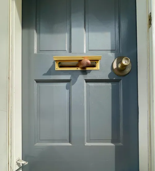 Does the postal service deliver this type of package?