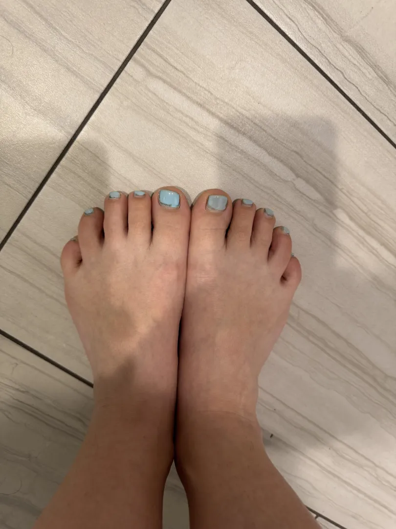 Doing my Latina toes tomorrow, what should I get? Size 7