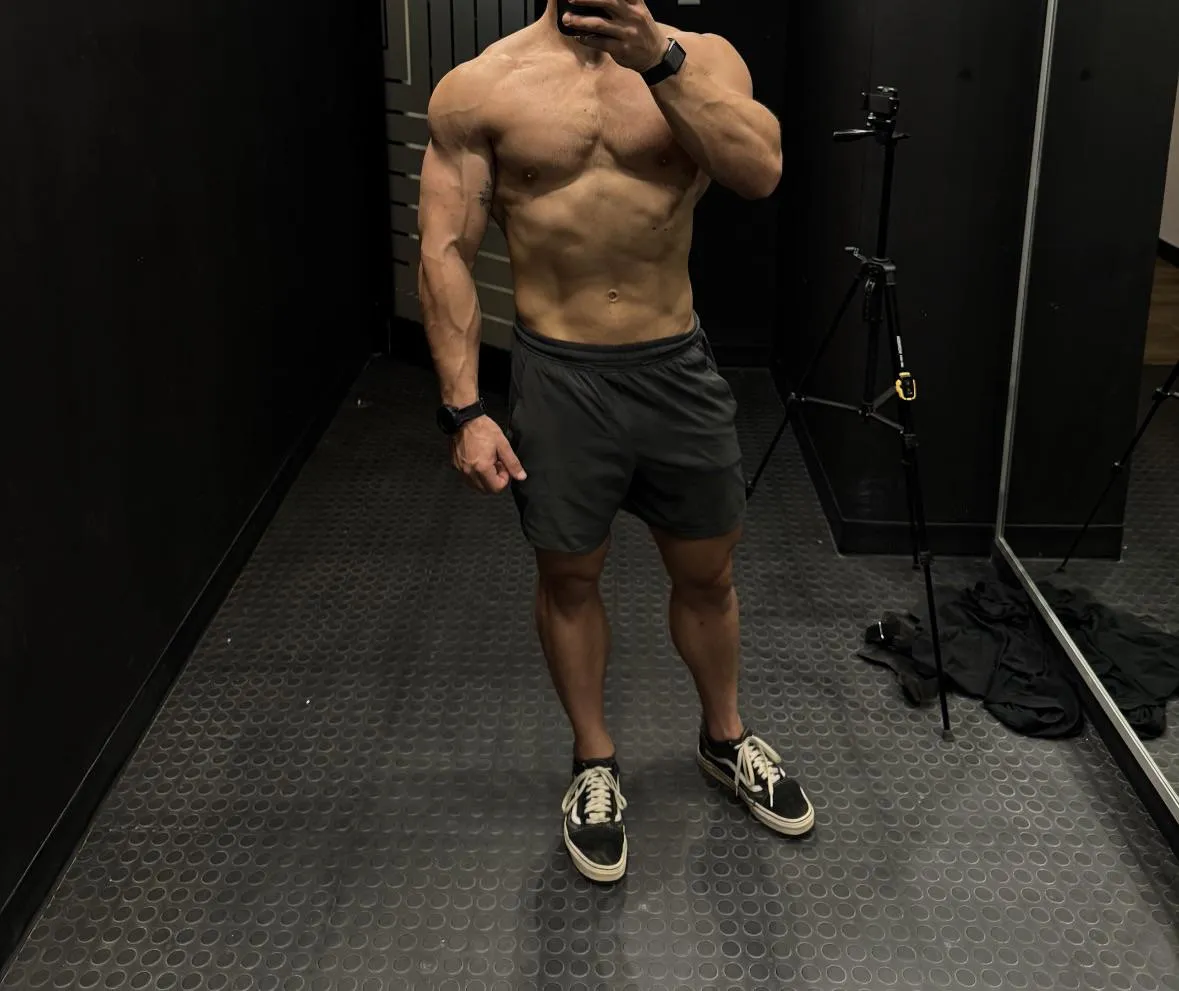 Dominant white male for couples