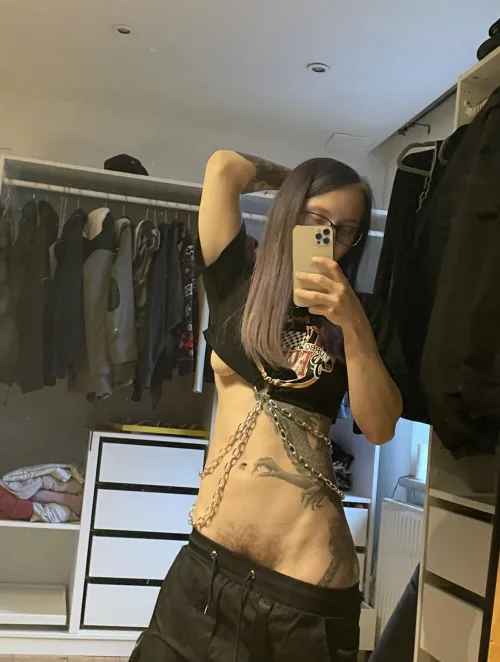 dont mind me, just took a cute mirror pic.