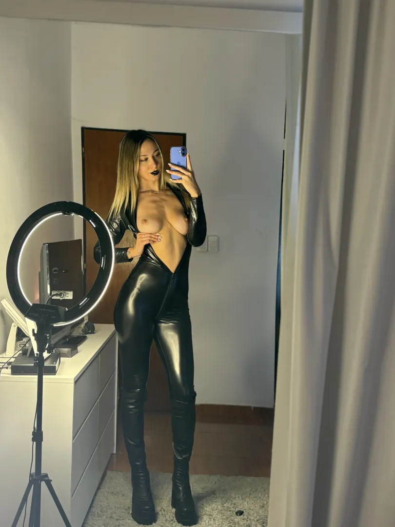 Don’t take screenshots.