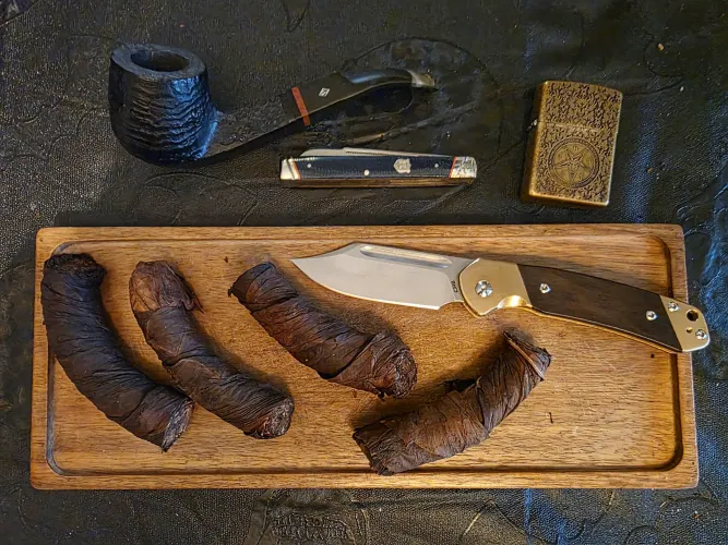 Don't you just love those days when you find in your cellar some tobacco you forgot you had?