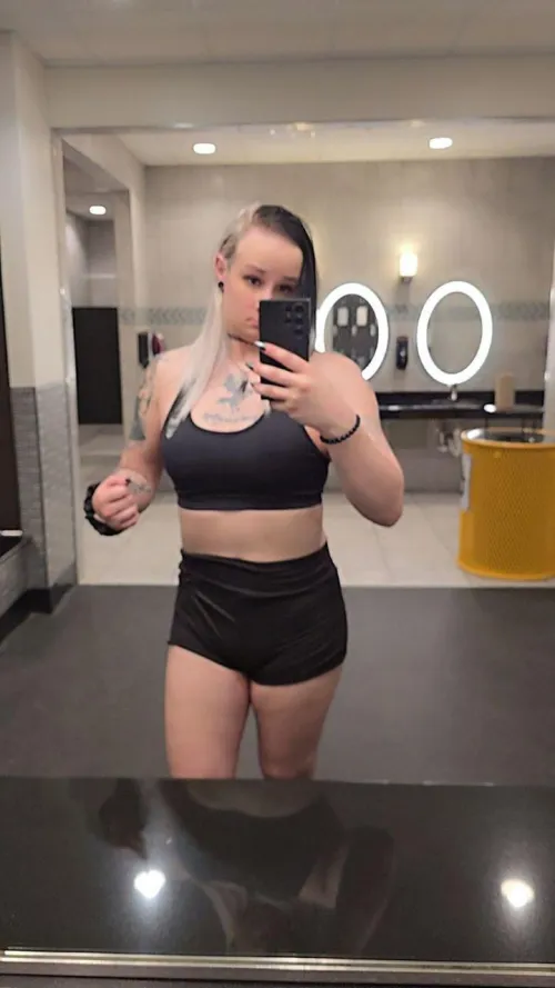 Drop a ❤️ and i will send you nudes (first 22 people)