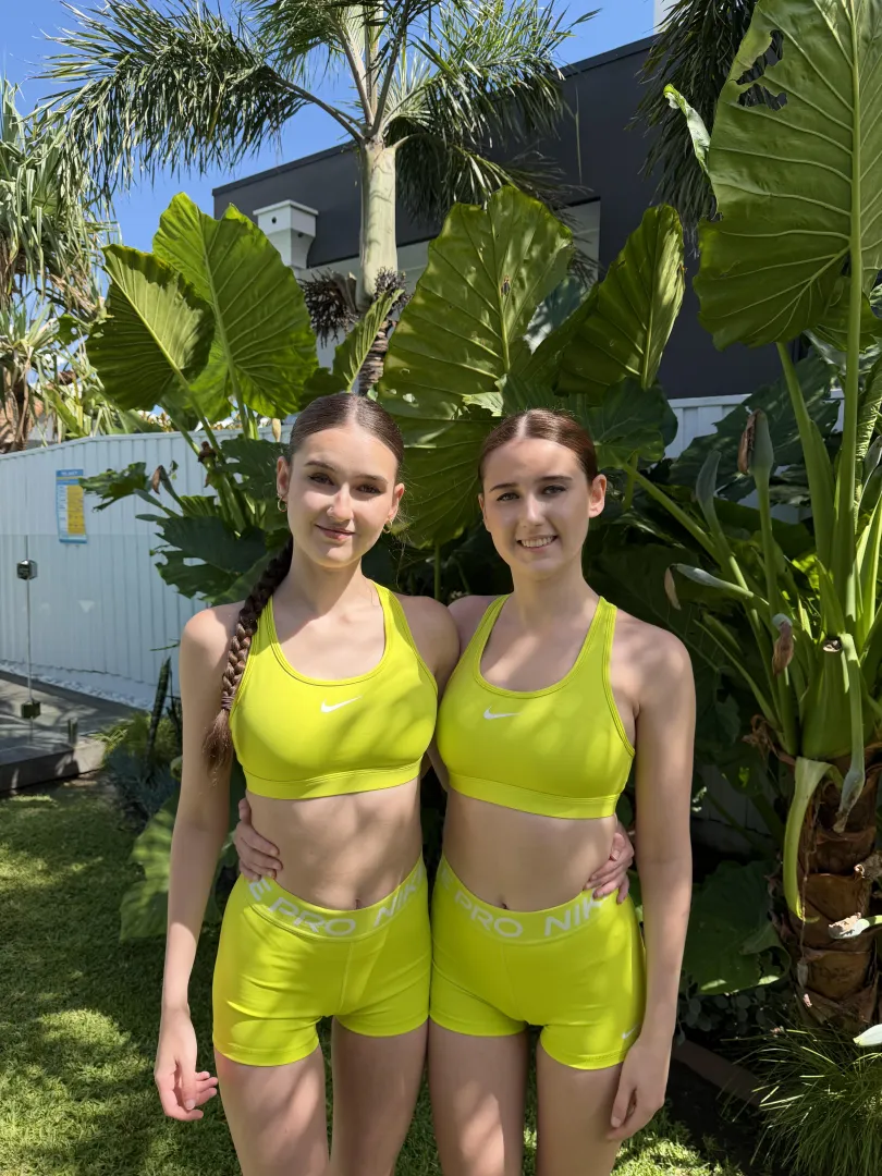 Drop a ❤️ you'd promise to masturbate every time I send u our nudes!