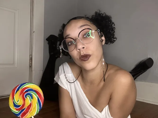 Drop a ❤️ you'd promise to masturbate every time I send you my nudes!